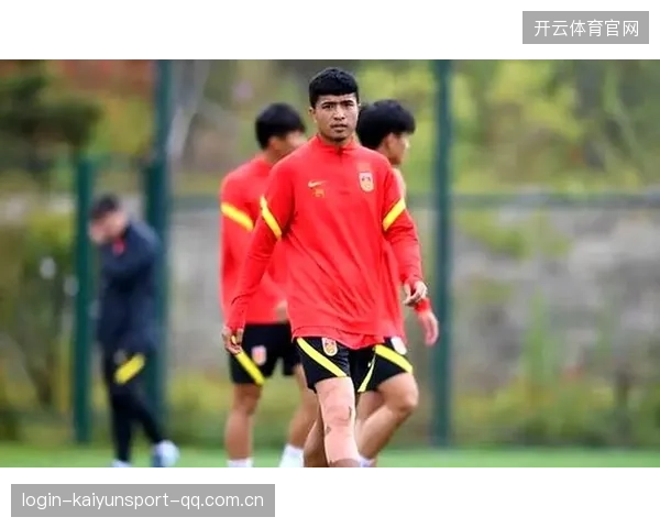 U19青训大风暴：邵佳一“引质疑”背后的战略布局，布尼亚明赵松源跳级传奇，外教打底本土接班人——足球新生代的“加速器”